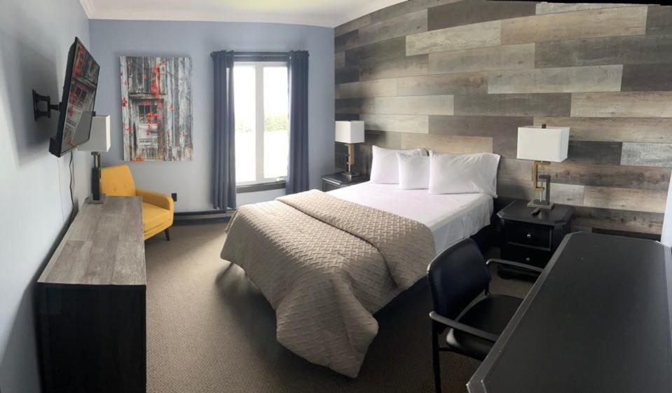 Acadian Hotel Stephenville Luaran gambar